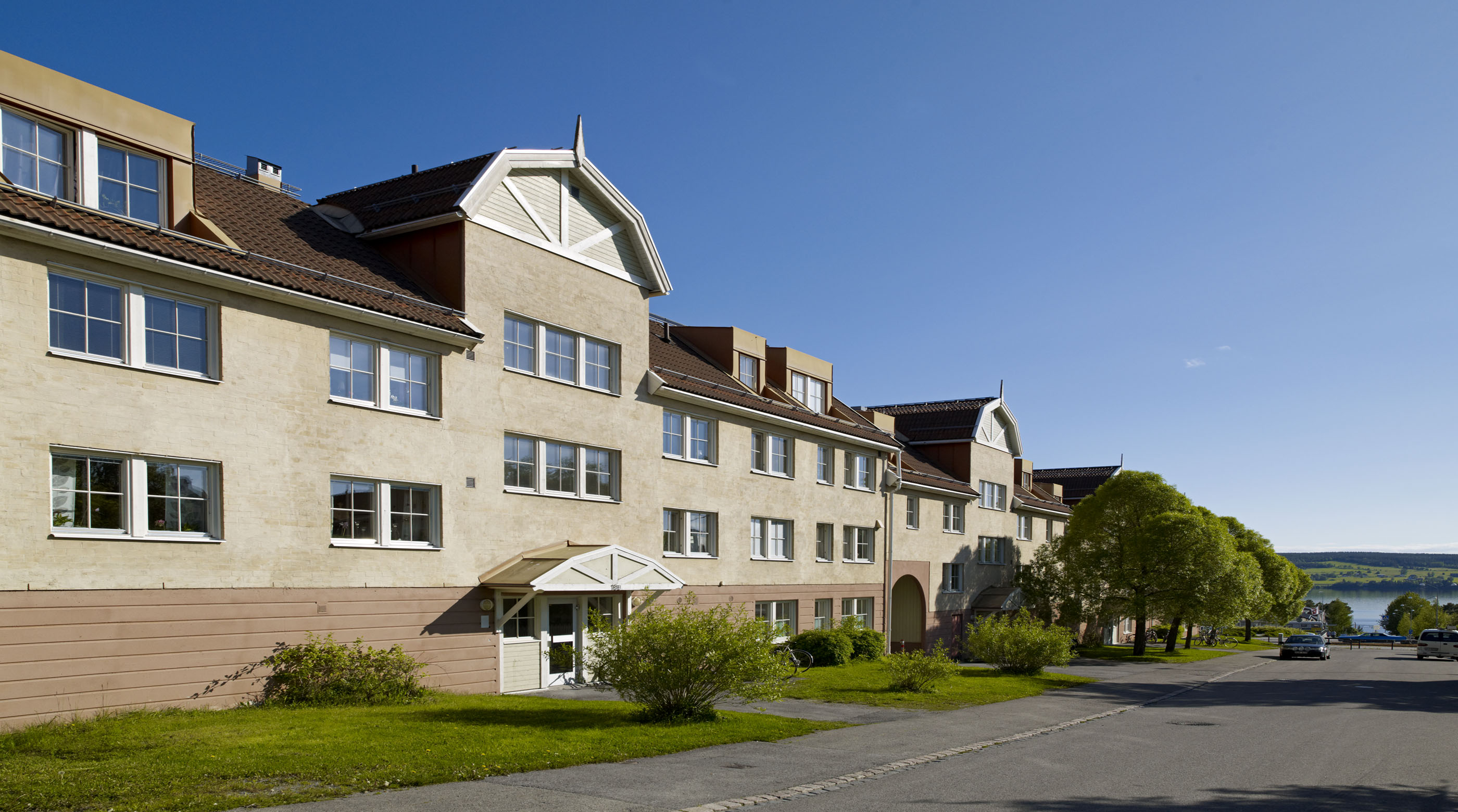 Byggnad i 4 våningar.